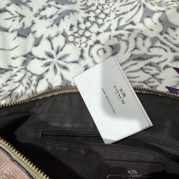 Vintage Coach rose gold pink leather purse / crossbody - Picture 10 of 13